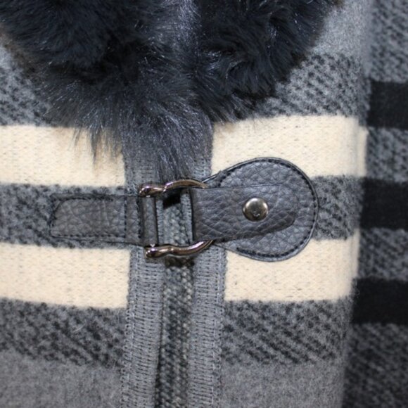 Northern Angel Faux Fur Plaid Coat Gray Black Wrap Jacket NWT - Picture 4 of 6